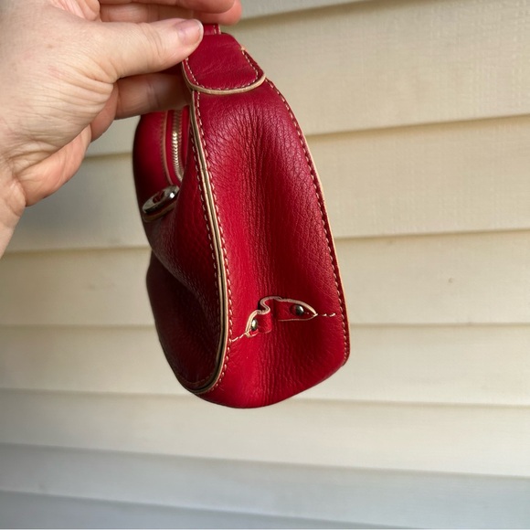 Cole Haan for Estée Lauder Red Pebbled Leather Micro Crescent Purse - Picture 5 of 7